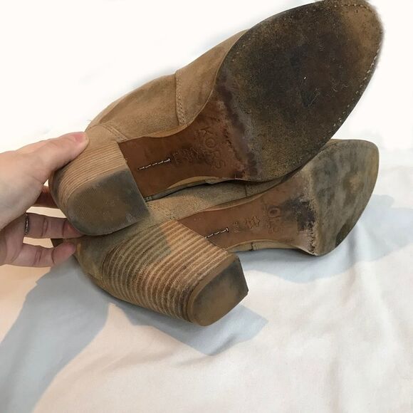 tan Suede Ankle Booties 💚🌻 - Picture 4 of 11